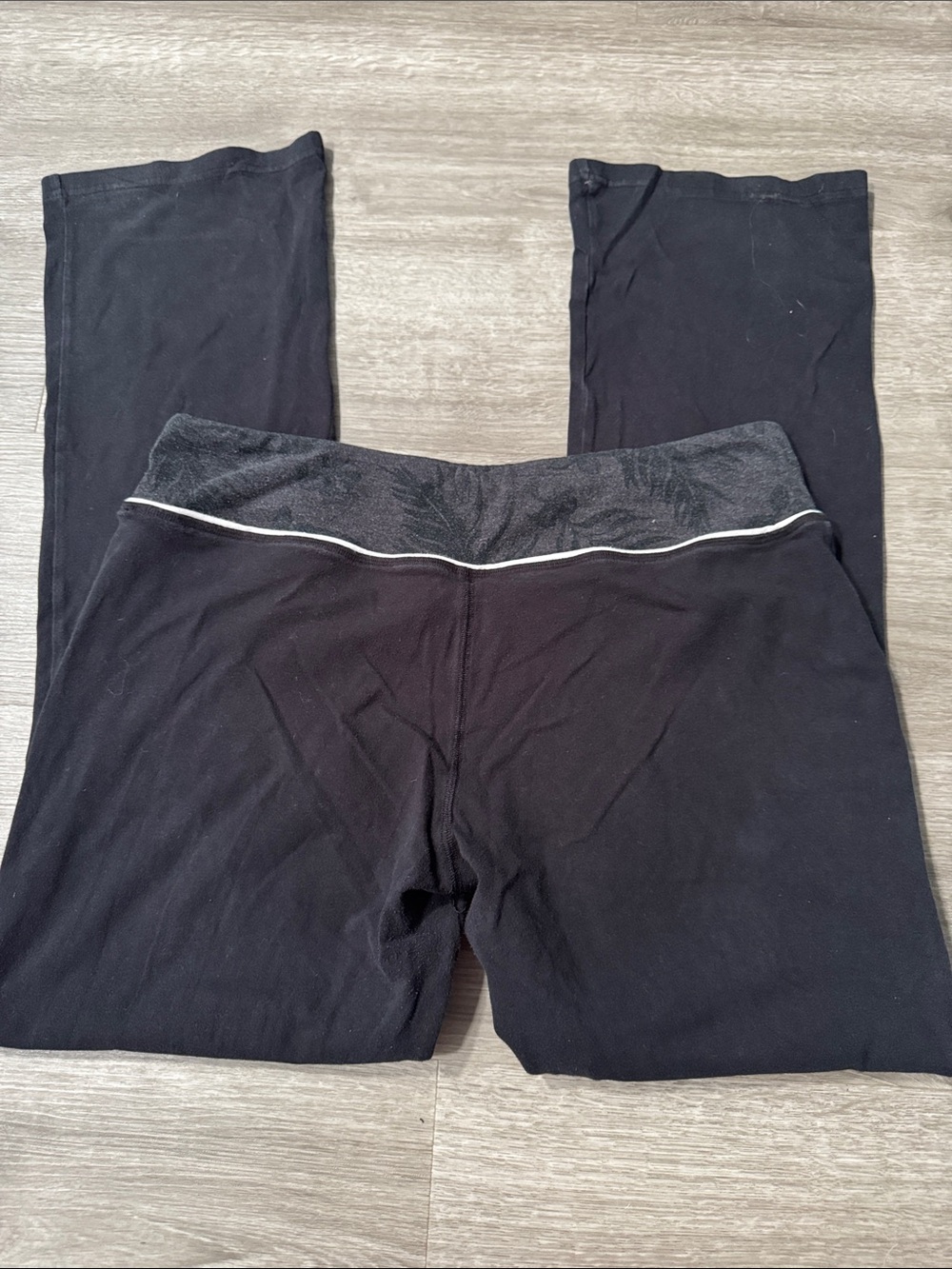 Bundle of SO Flare Yoga Pants - Picture 3 of 7